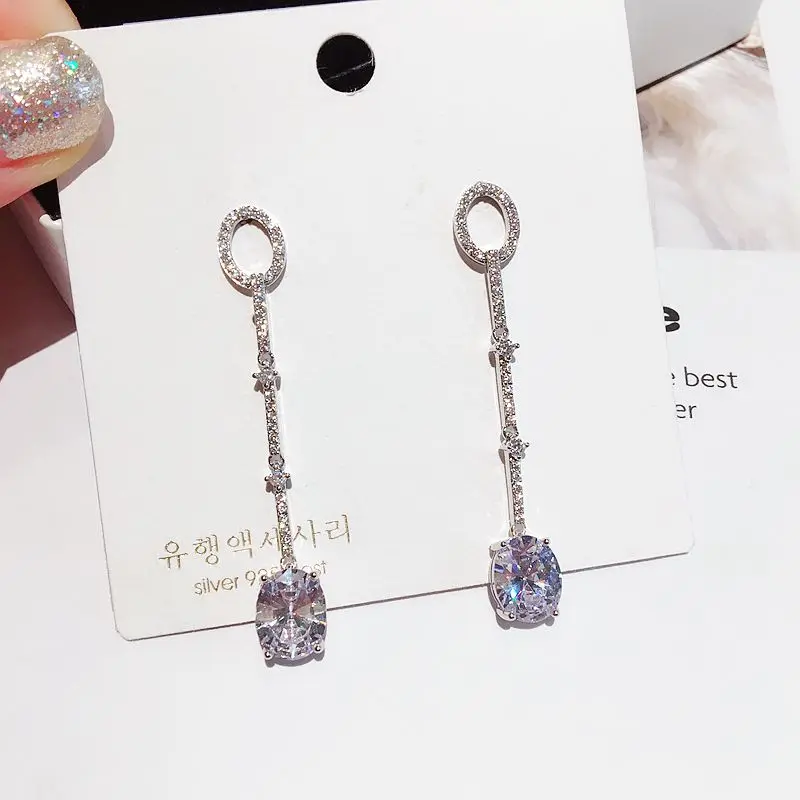 High-end CZ Zircon Crystal Dangle Earrings Long Style Geometric Cubic Zirconia Earrings for Women Party Jewelry
High-end CZ Zircon Crystal Dangle Earrings Long Style Geometric Cubic Zirconia Earrings for Women Party Jewelry