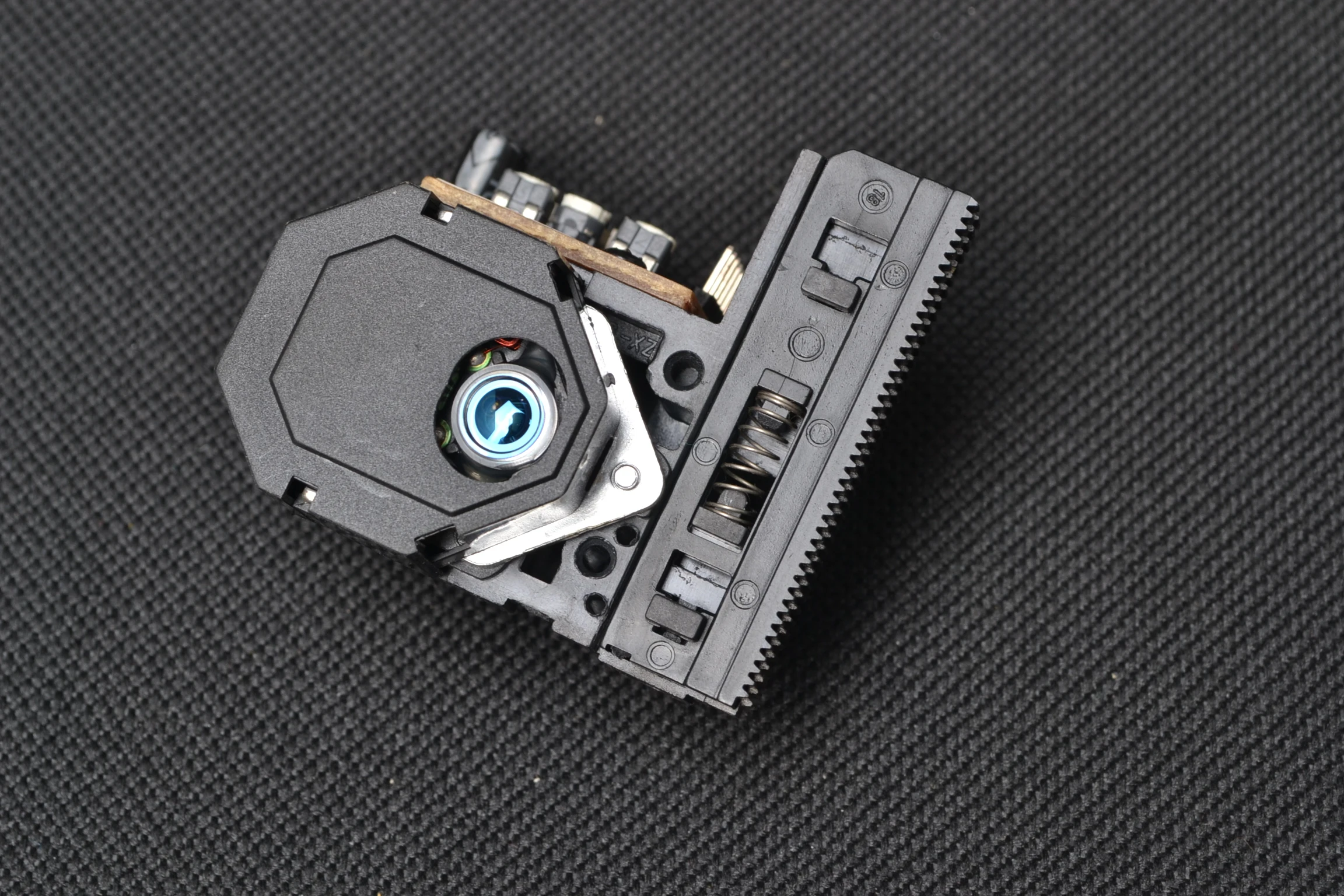 Brand new laser Replacement For DENON D-77S CD DVD Player Spare Parts Laser Lens Lasereinheit ASSY Unit D77S Optical Pickup
Brand new laser Replacement For DENON D-77S CD DVD Player Spare Parts Laser Lens Lasereinheit ASSY Unit D77S Optical Pickup