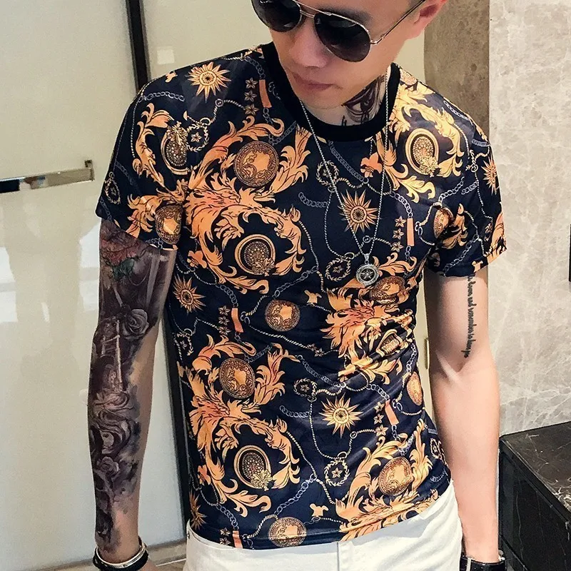 Streetwear Playeras De Hombre 2019 Summer T Shirts Gold Printed T Shirts Slim Fit Luxury Chemise Homme Baroque Tee Shirts Homme
Streetwear Playeras De Hombre 2019 Summer T Shirts Gold Printed T Shirts Slim Fit Luxury Chemise Homme Baroque Tee Shirts Homme