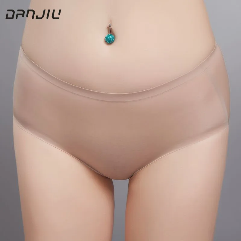 DANJIU Solid Seamless One Piece Women Underwear Middle Waist Woman Breathable Soft Briefs Elegant Ice Silk Sexy Lady Panties
DANJIU Solid Seamless One Piece Women Underwear Middle Waist Woman Breathable Soft Briefs Elegant Ice Silk Sexy Lady Panties