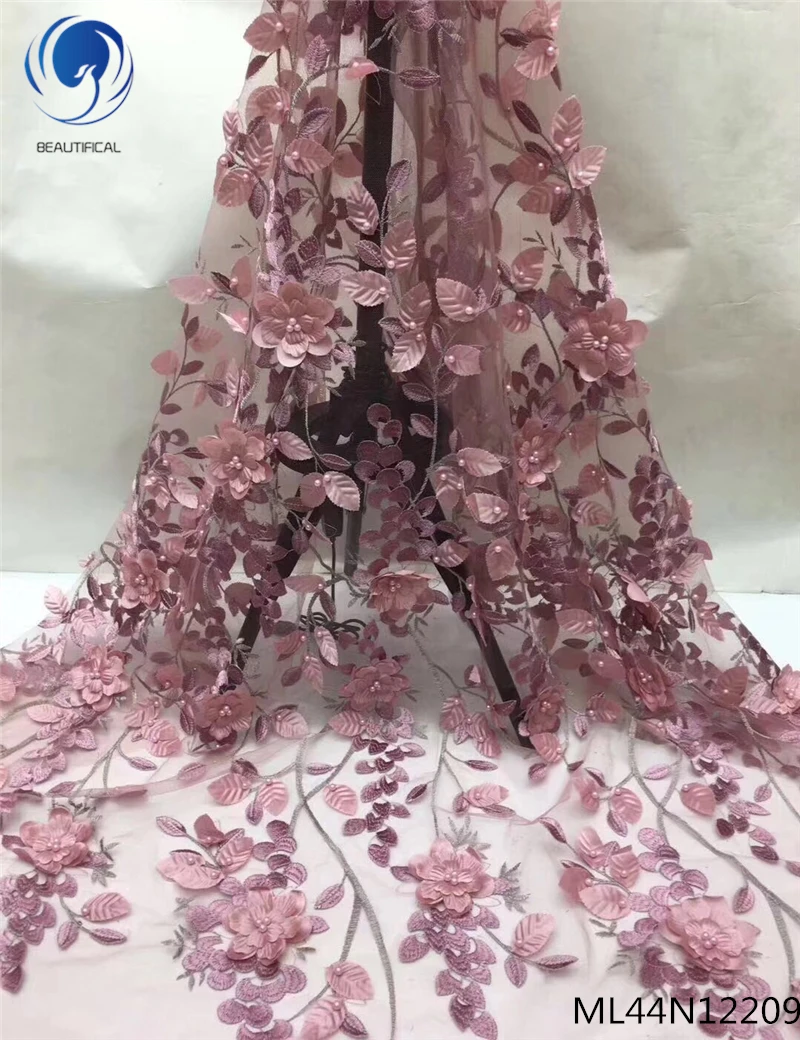 BEAUTIFICAL 3d lace fabrics applique wedding lace fabric with beads for lady dresses 5 yards/lot nigerian material ML44N122
BEAUTIFICAL 3d lace fabrics applique wedding lace fabric with beads for lady dresses 5 yards/lot nigerian material ML44N122