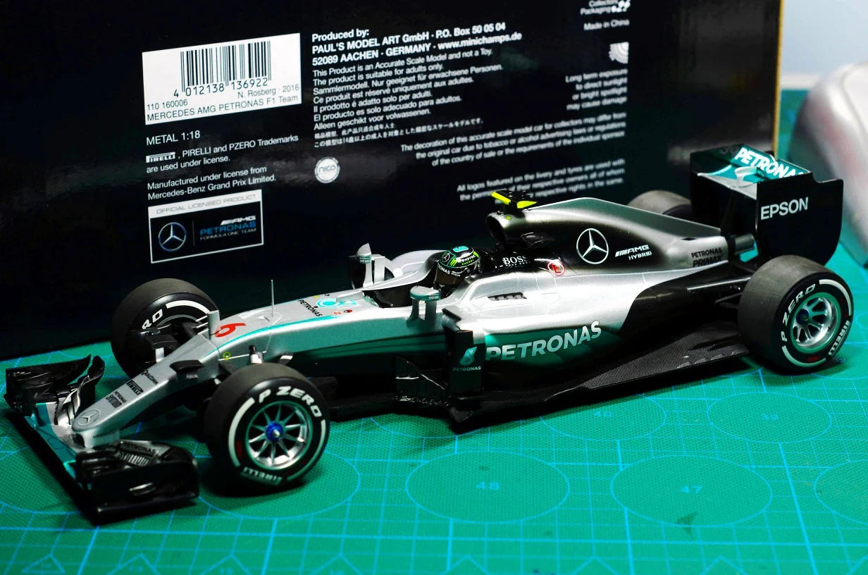Metal F1 Collection Model F1 Formula 1 racing model Mini cut MINICHAMPS 1/18 Mercedes AMG W07 2016 Australia station Rosberg
Metal F1 Collection Model F1 Formula 1 racing model Mini cut MINICHAMPS 1/18 Mercedes AMG W07 2016 Australia station Rosberg