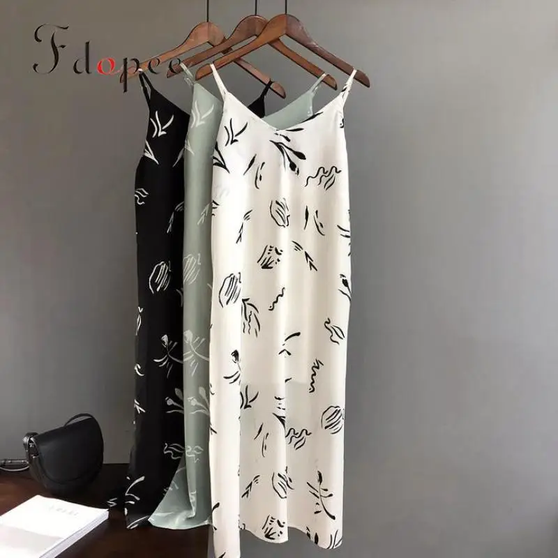 2019 Summer Sexy Dress Adjustable Casual Vacation Sling V-neck Chiffon Dress Floral Printing Long Section Plus Size Vestidos
2019 Summer Sexy Dress Adjustable Casual Vacation Sling V-neck Chiffon Dress Floral Printing Long Section Plus Size Vestidos