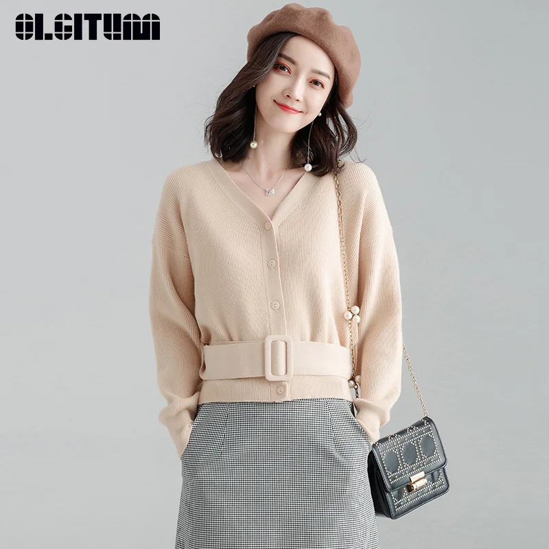 NEW 2019 Spring Women Sweater Short V-Neck Outside Small Cardigan Loose Long-Sleeved Shawl Coat Fashion SW1393
NEW 2019 Spring Women Sweater Short V-Neck Outside Small Cardigan Loose Long-Sleeved Shawl Coat Fashion SW1393