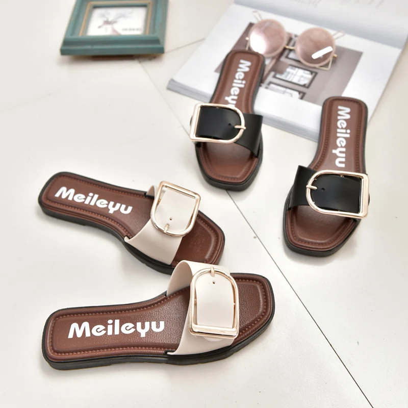 2019 New Women's Slippers Flat Bottom Flip Flops Metal Buckle Ladies Slippers Outdoor Fashion Casual Light Versatile Beach Shoes
2019 New Women's Slippers Flat Bottom Flip Flops Metal Buckle Ladies Slippers Outdoor Fashion Casual Light Versatile Beach Shoes
