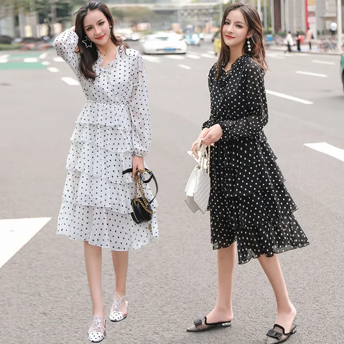 Chiffon Dress Korean 2019 Spring Preppy Style Ruffles V-neck Dot Long Dresses Patchwork Ladies Printed Maxi Dress Fashion
Chiffon Dress Korean 2019 Spring Preppy Style Ruffles V-neck Dot Long Dresses Patchwork Ladies Printed Maxi Dress Fashion