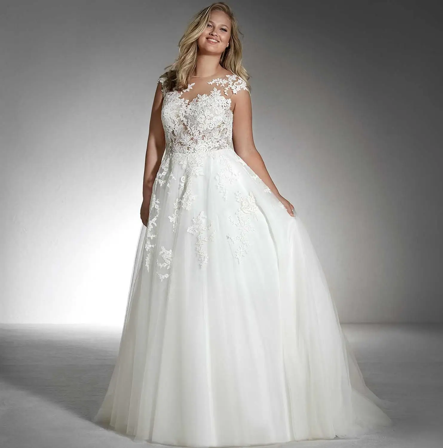 Eightree Plus Size Cap Sleeve Wedding Dresses Lace Top Sheer Illusion Bride Dress Scoop Appliques Long Bridal Gown Tulle A Line
Eightree Plus Size Cap Sleeve Wedding Dresses Lace Top Sheer Illusion Bride Dress Scoop Appliques Long Bridal Gown Tulle A Line