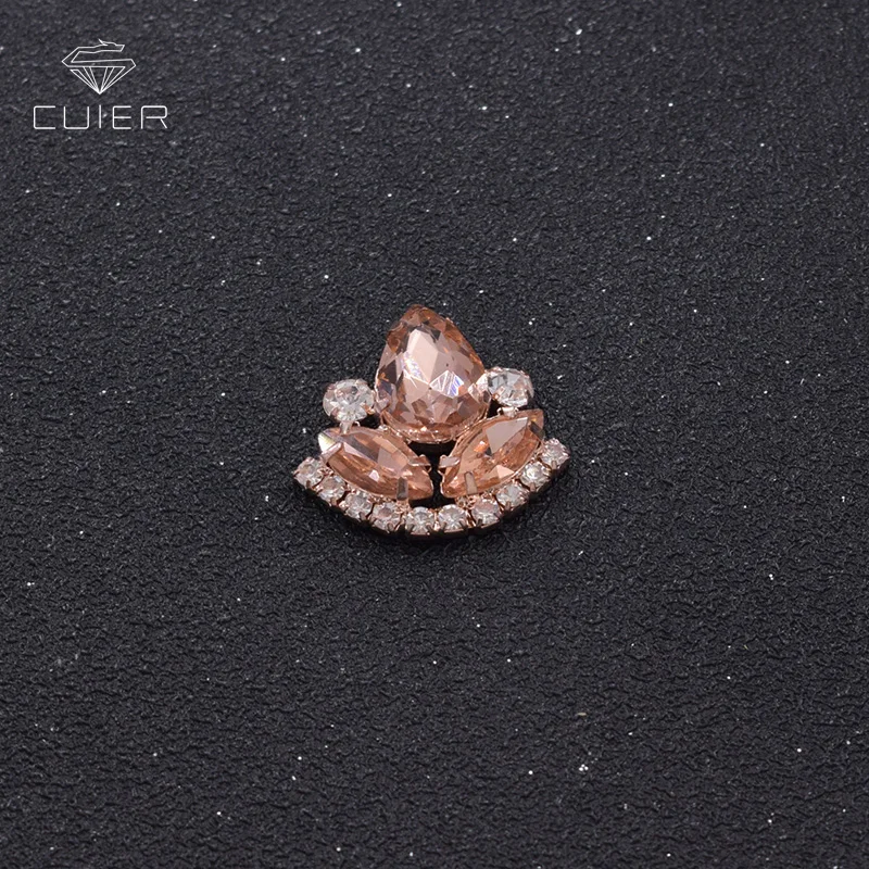 50pcs/lot Rose gold color buttons with rhinestones appliques for wedding decorations sew on button for clothings DIY flatback
50pcs/lot Rose gold color buttons with rhinestones appliques for wedding decorations sew on button for clothings DIY flatback
