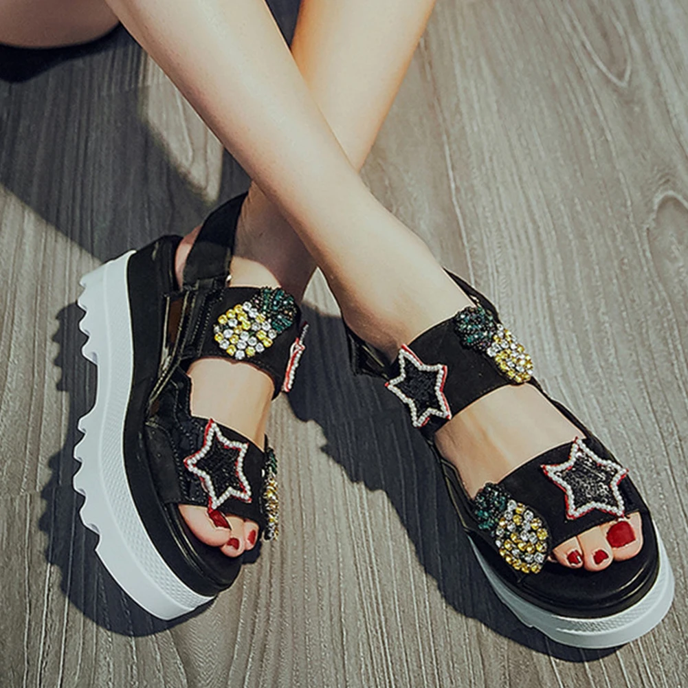 Fashion INS Hot Leisure Genuine Leather Crystal Wedges High Heels Platform Shoes Woman Casual Summer Sandals 2019 
Fashion INS Hot Leisure Genuine Leather Crystal Wedges High Heels Platform Shoes Woman Casual Summer Sandals 2019
