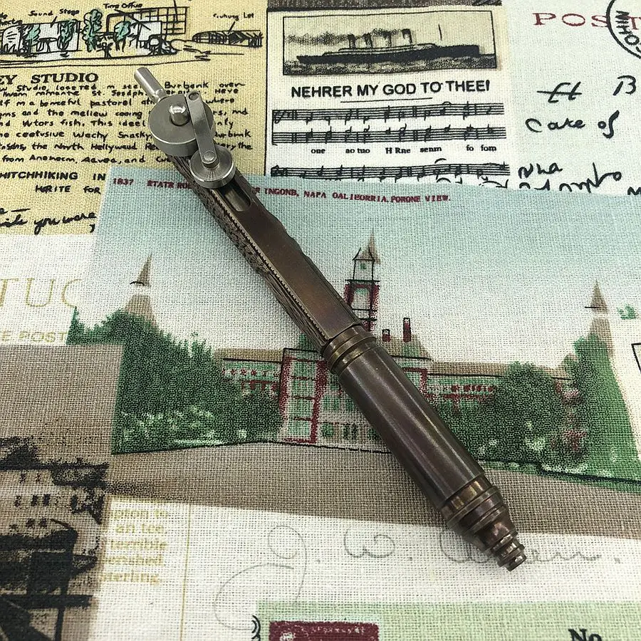 Multifunction Outdoor Travel Kit Tools EDC EDC Carving Bark Grain Brass Creative Retro Mechanical Slide Tactic Ballpoint Pen
Multifunction Outdoor Travel Kit Tools EDC EDC Carving Bark Grain Brass Creative Retro Mechanical Slide Tactic Ballpoint Pen