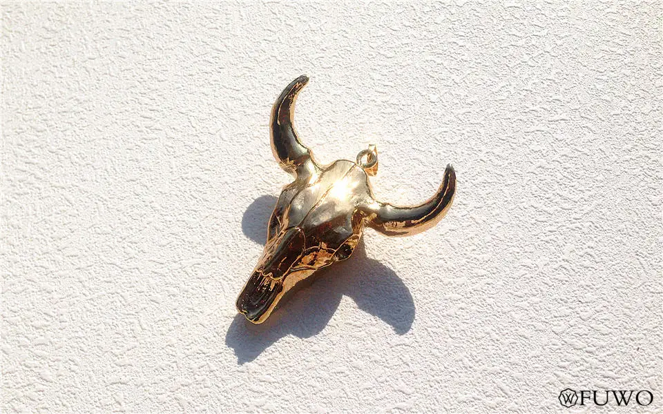 Large Buffalo Skull Pendant 8