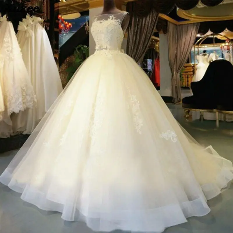 Xnxee New Mid-East Lace Dress For Wedding Scoop Appliques Princess Bridal Gown 2018 vestido de noiva Robe De Mariage
Xnxee New Mid-East Lace Dress For Wedding Scoop Appliques Princess Bridal Gown 2018 vestido de noiva Robe De Mariage