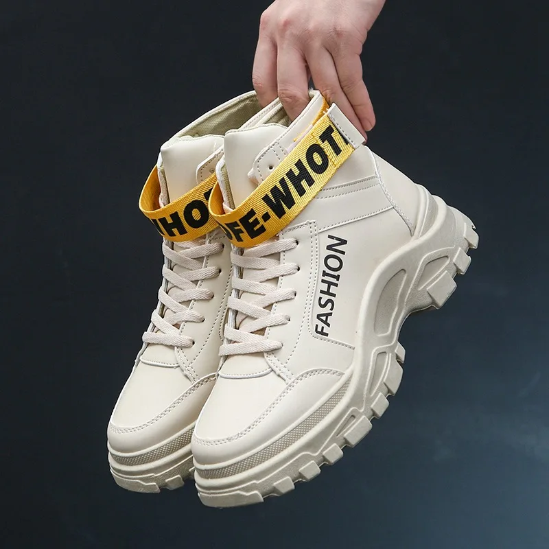 Spring and autumn new men's shoes high shoes men's Korean version of the increased casual shoes high top sneakers
Spring and autumn new men's shoes high shoes men's Korean version of the increased casual shoes high top sneakers