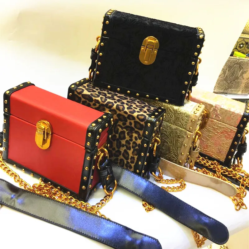 Bolsos Mujer Bolsas Feminina New Designer Women Brand Box Pack Chain Diagonal Bag Mobile Wallet Clutch Messenger Free Shipping
Bolsos Mujer Bolsas Feminina New Designer Women Brand Box Pack Chain Diagonal Bag Mobile Wallet Clutch Messenger Free Shipping