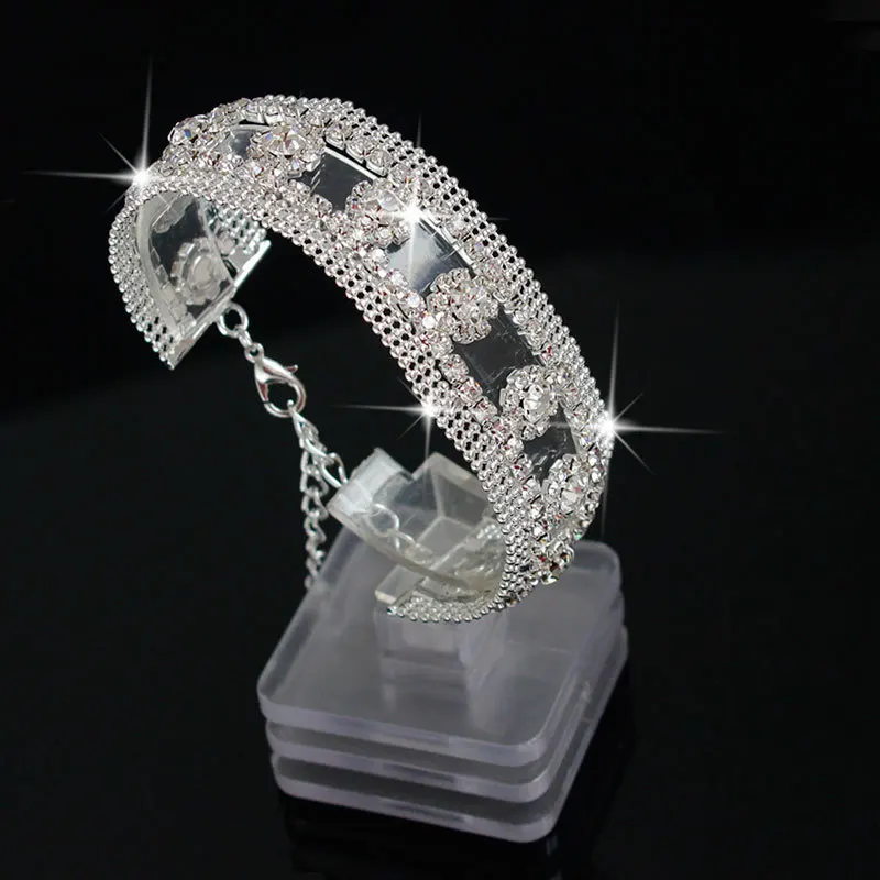 F&U 2015 NEW Crystal Hollow Bracelet Jewelry Crystal Flower Bracelet for Women Snow Flower Wedding Party Bijoux pulseira B417
F&U 2015 NEW Crystal Hollow Bracelet Jewelry Crystal Flower Bracelet for Women Snow Flower Wedding Party Bijoux pulseira B417