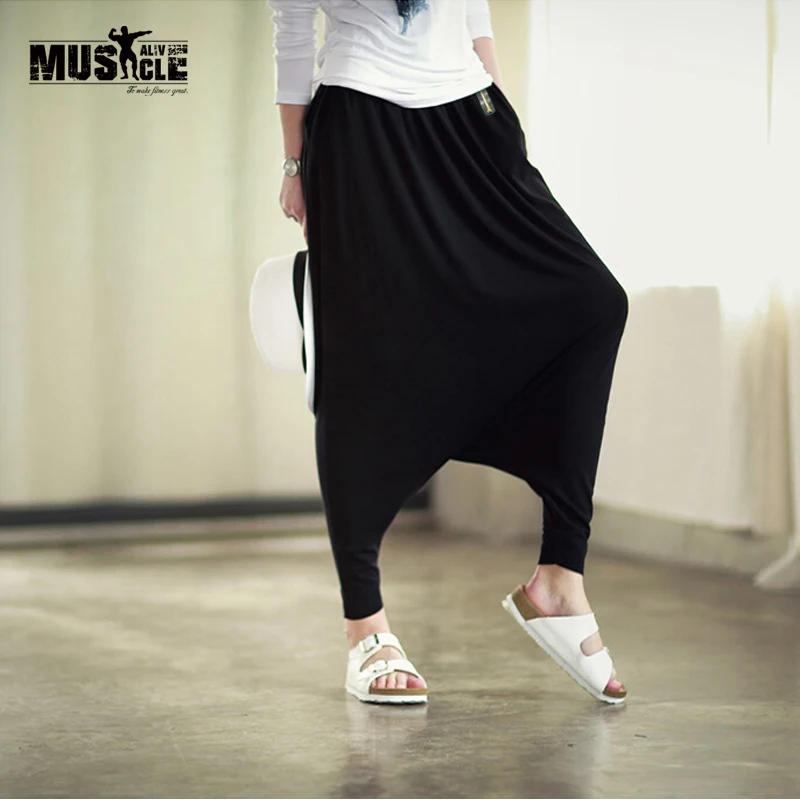 2018 Women Cross Crotch Pant Sagging Women New Wide Leg Pants Dancing Yoga collapse Pantskirt Bloomers Harem Trousers
2018 Women Cross Crotch Pant Sagging Women New Wide Leg Pants Dancing Yoga collapse Pantskirt Bloomers Harem Trousers