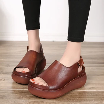 2019 Summer Retro Designer Women Platform Sandals Luxury Wedges Shoes Open Toe Thick Sole Genuine Leather Sandals Ladies Sandles
2019 Summer Retro Designer Women Platform Sandals Luxury Wedges Shoes Open Toe Thick Sole Genuine Leather Sandals Ladies Sandles