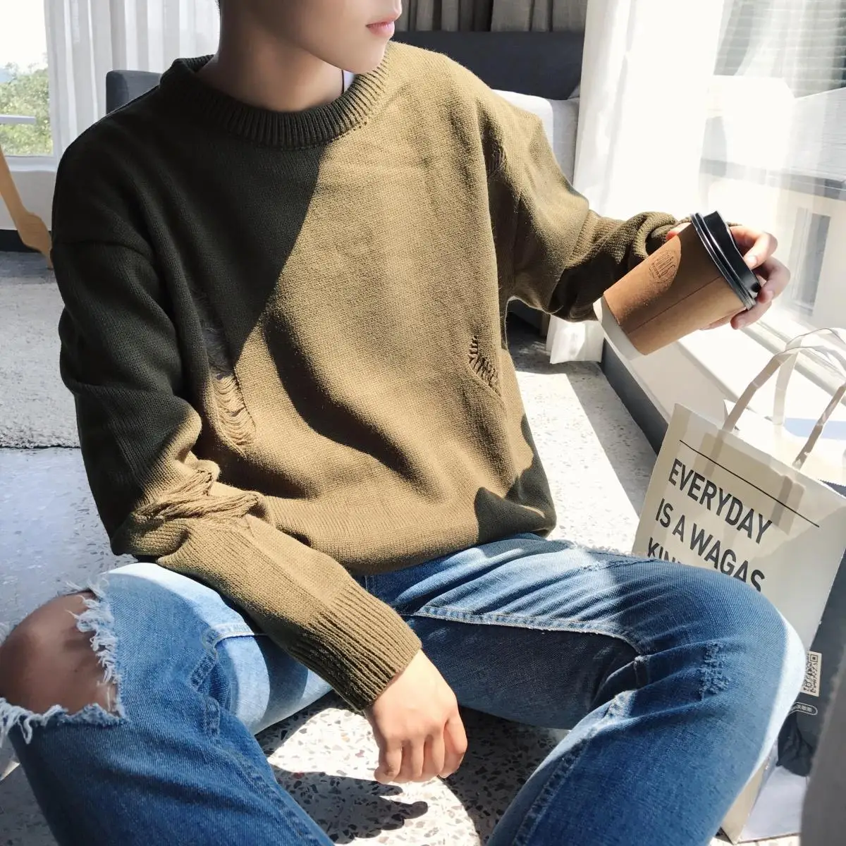 Japanese Leisure Round Neck Long Sleeve Broken Holes Men Sweater 2018 Autumn Newest Casual Knitted Cotton Male Pullover Coat
Japanese Leisure Round Neck Long Sleeve Broken Holes Men Sweater 2018 Autumn Newest Casual Knitted Cotton Male Pullover Coat
