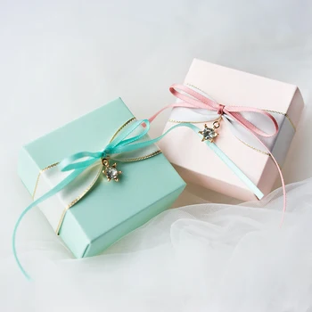 20pcs/lot Wedding candy box pink/blue luxury gift boxes baby shower paper box Birthday paper bags for gifts Party Supplies
20pcs/lot Wedding candy box pink/blue luxury gift boxes baby shower paper box Birthday paper bags for gifts Party Supplies