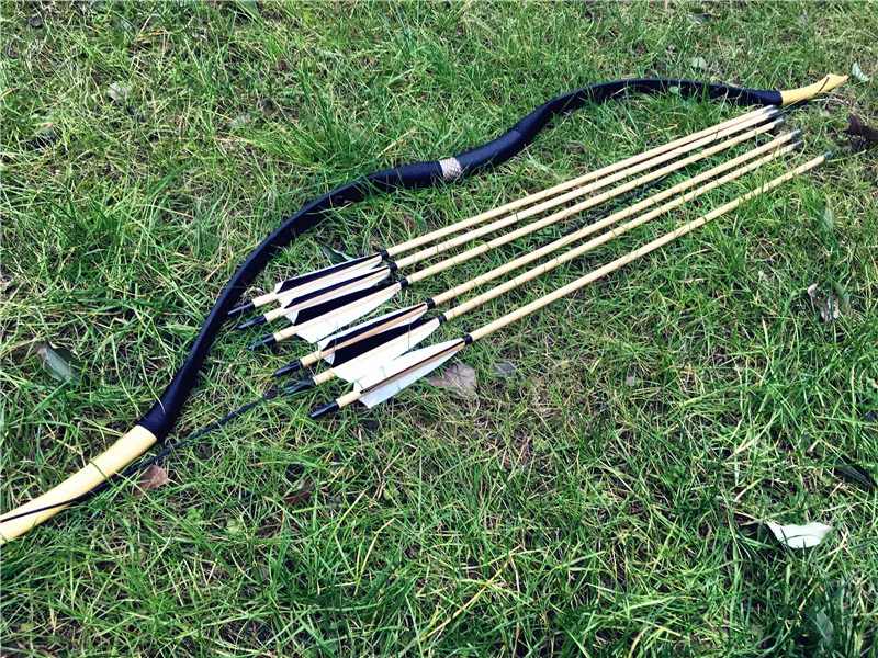 20lb-60lb Black Longbow Traditional Archery Hunting Hand-made Recurve Bow Horse Longbow +6 Wooden Arrows
20lb-60lb Black Longbow Traditional Archery Hunting Hand-made Recurve Bow Horse Longbow +6 Wooden Arrows