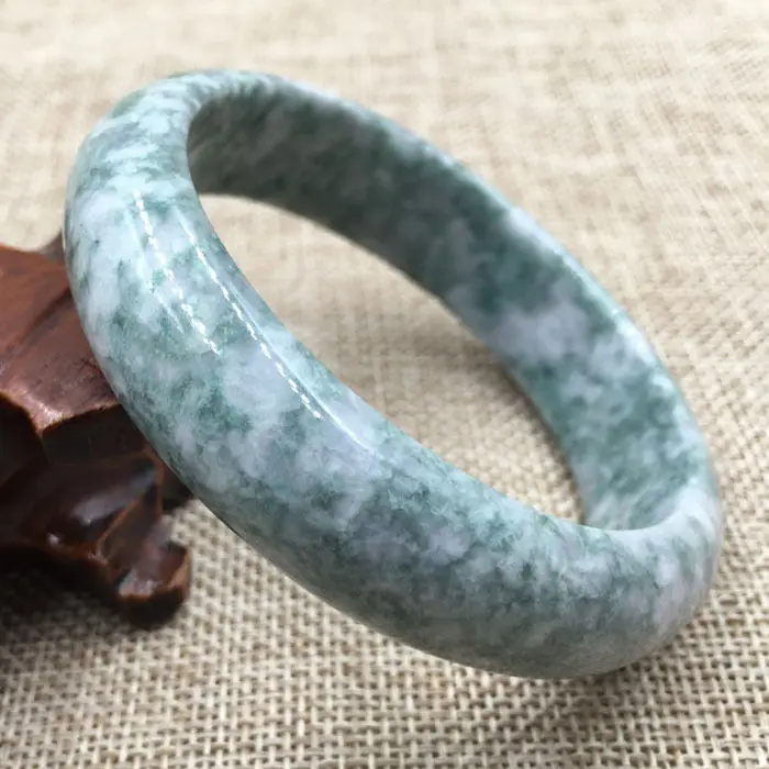 61mm Certified Grade "A" Natural Green Jadeite Jade Gems Bangle Bracelet 043498 a 5.19
61mm Certified Grade "A" Natural Green Jadeite Jade Gems Bangle Bracelet 043498 a 5.19