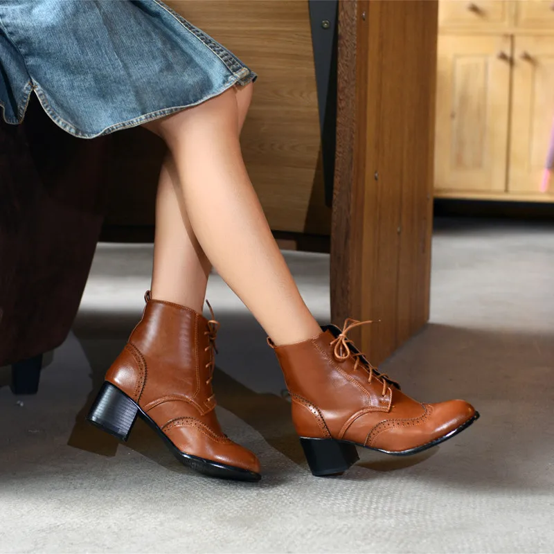 YMECHIC Autumn 2019 Vintage Brown Black White Brogue Carve Block Chunky Lace Up Heels Booties Women Shoes Ankle Motorcycle Boots
YMECHIC Autumn 2019 Vintage Brown Black White Brogue Carve Block Chunky Lace Up Heels Booties Women Shoes Ankle Motorcycle Boots