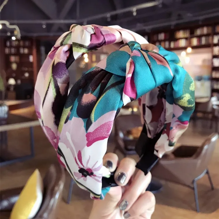 2019 new Girl's bow hair band headband hair cloth buckle Boutique handmade hair accessories with women's hair straps
2019 new Girl's bow hair band headband hair cloth buckle Boutique handmade hair accessories with women's hair straps