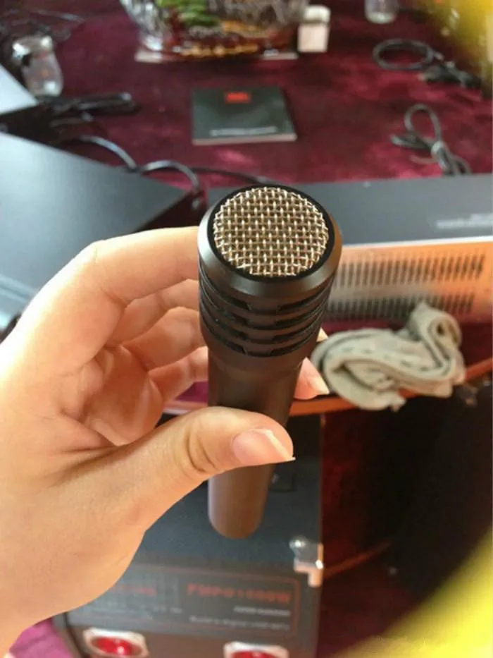 Grace A with transformer dynamic musical instrument microphone Professional wired microphone 57A stage performance
Grace A with transformer dynamic musical instrument microphone Professional wired microphone 57A stage performance