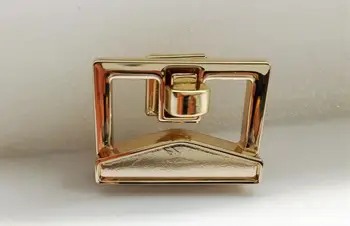 38x28mm Light gold fashion bag lock purse lock, handbag lock, Bag parts, metal parts, Bag hardware accessories
38x28mm Light gold fashion bag lock purse lock, handbag lock, Bag parts, metal parts, Bag hardware accessories
