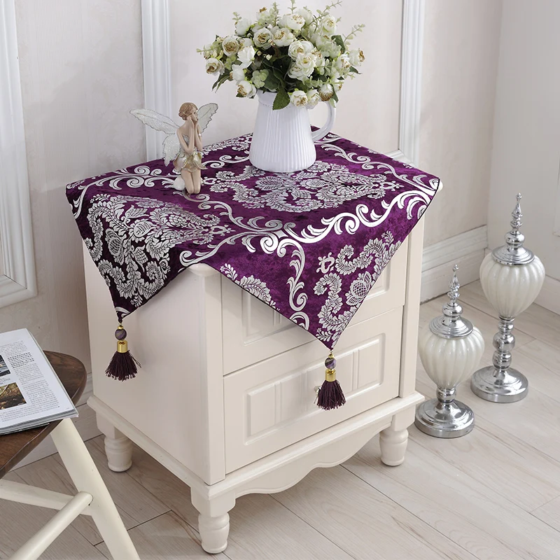 Top-grade European bedside cabinet cover hot stamping silver flower Luxurious classical tablecloth black table covers
Top-grade European bedside cabinet cover hot stamping silver flower Luxurious classical tablecloth black table covers