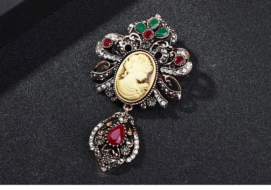 Ethnic-style-Vintage-Queen's-Cameo-Crystal-Brooch-Pins_03