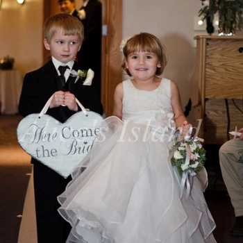Wedding signs flower girl signs Two side Printing Wooden signs Here comes the Bride decoration mariage
Wedding signs flower girl signs Two side Printing Wooden signs Here comes the Bride decoration mariage