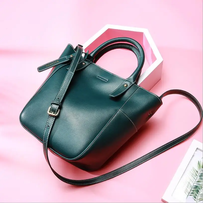 Genuine Leather bucket bag new Korean style shoulder crossbody bag women handbag cow leather tote
Genuine Leather bucket bag new Korean style shoulder crossbody bag women handbag cow leather tote