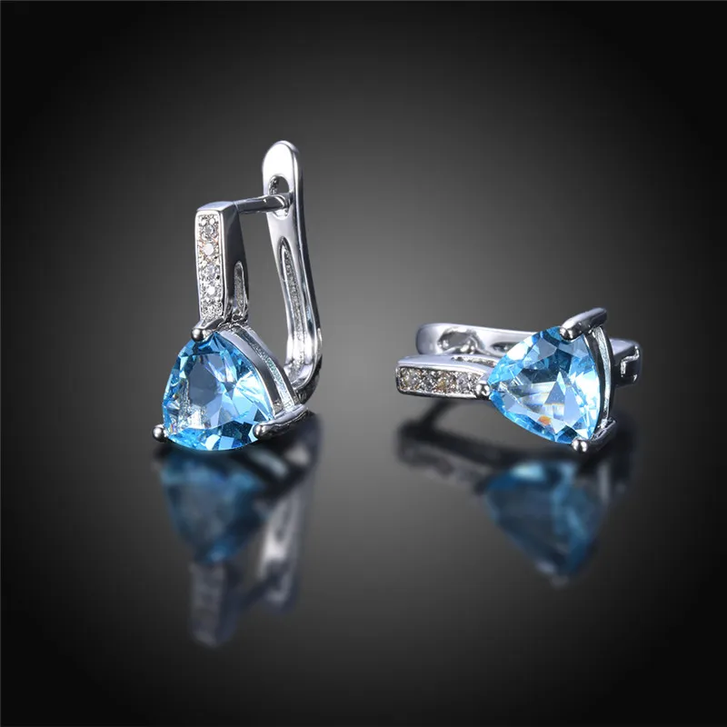 2018 Woman Fashion Earrings Triangle Blue Crystals Stud Earrings For Women Silver Color AAA Zircon Jewelry Female Ear Brincos B1
2018 Woman Fashion Earrings Triangle Blue Crystals Stud Earrings For Women Silver Color AAA Zircon Jewelry Female Ear Brincos B1