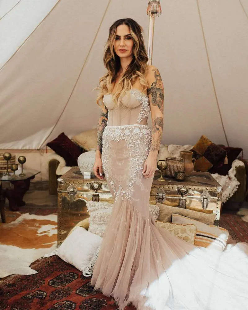 Sexy Champagne Lace Beach Wedding Dress 2019 Vintage Bohemia Vestido De Noiva Backless Strapless Mermaid Wedding Gowns
Sexy Champagne Lace Beach Wedding Dress 2019 Vintage Bohemia Vestido De Noiva Backless Strapless Mermaid Wedding Gowns