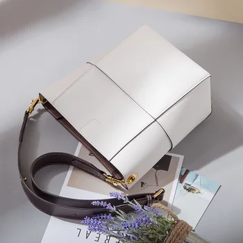 Fashion Split Leather Handbag Bucket Luxury Handbags Women Bags Designer Crossbody Bags For Women Shoulder Bag Ins Hot Sale
Fashion Split Leather Handbag Bucket Luxury Handbags Women Bags Designer Crossbody Bags For Women Shoulder Bag Ins Hot Sale