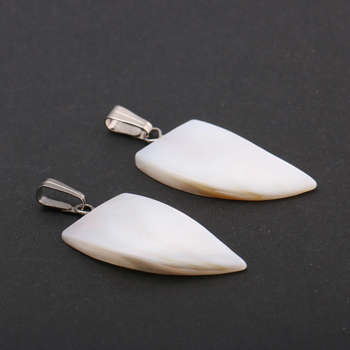 Wholesale Natural Shell Pendants with Crystal Necklace Pendant for Jewelry Making DIY Necklace Size 12x18mm
Wholesale Natural Shell Pendants with Crystal Necklace Pendant for Jewelry Making DIY Necklace Size 12x18mm