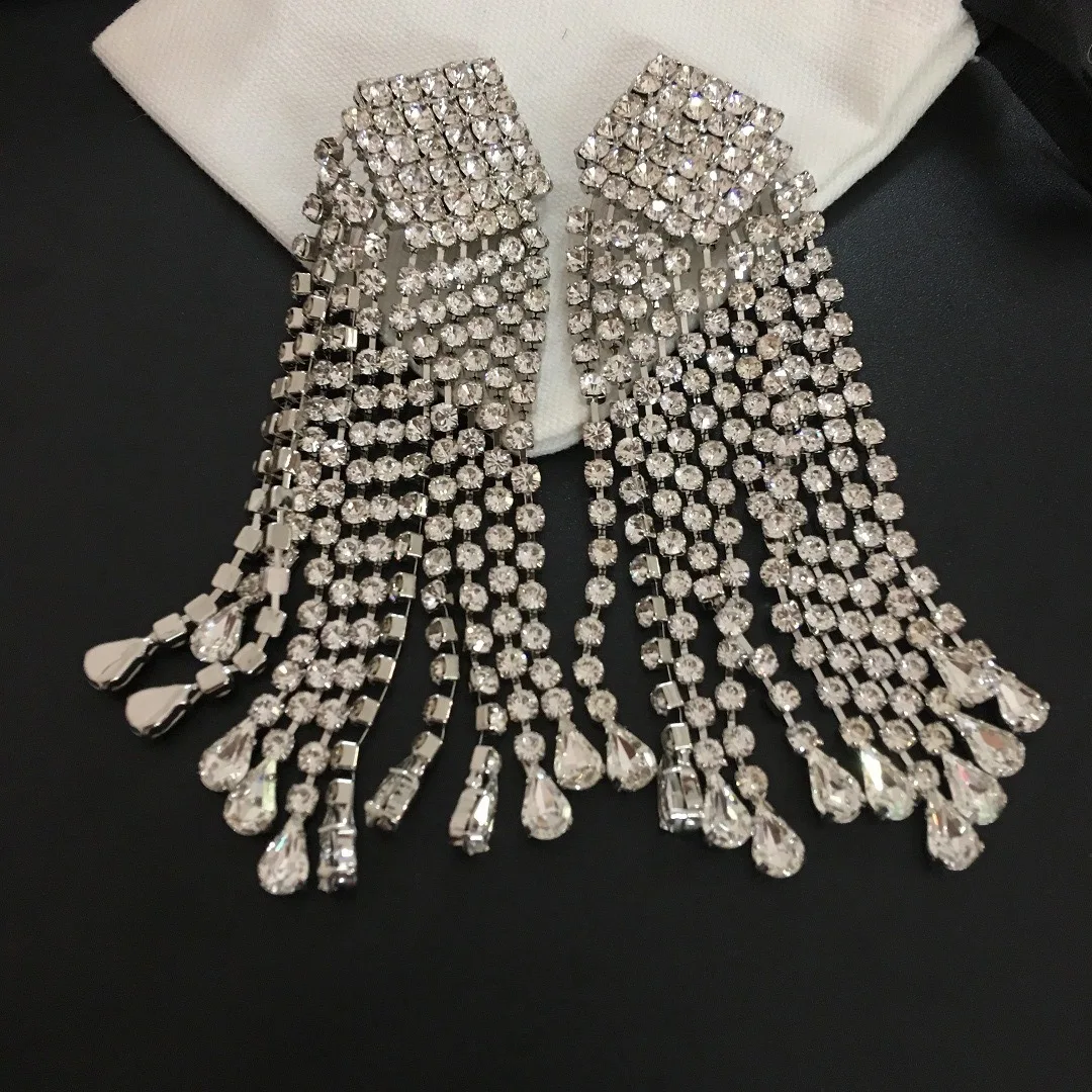 19 New Water Drop Sulphur Crystal Ear Holder Personality Exaggeration European and American Stars
19 New Water Drop Sulphur Crystal Ear Holder Personality Exaggeration European and American Stars
