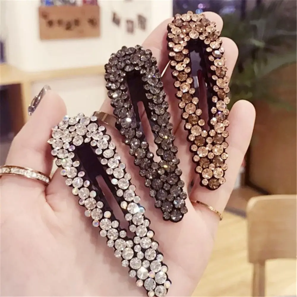 Luxury Fashion Water Drop Bling Crystal Rhinestone Hair Clip Women Hairpin Geometric Triangle Hairgrip Barrette Hair Accessories
Luxury Fashion Water Drop Bling Crystal Rhinestone Hair Clip Women Hairpin Geometric Triangle Hairgrip Barrette Hair Accessories