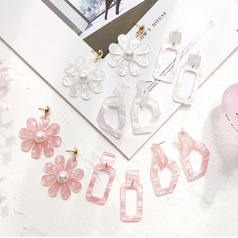 Фото Romantic Pink White Acrylic Drop Earrings For Women Jewelry Big Flower Square Irregular Dangle Female Statement Gift | Украшения и