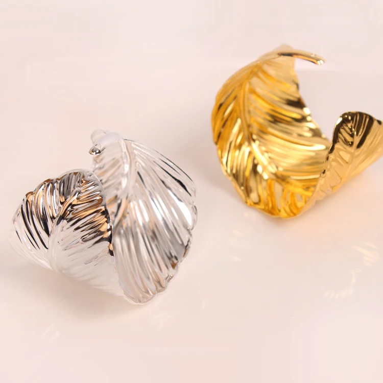 Free Shipping 4 X Leaf Napkin Ring Silver/Gold Napkin Buckle Hotel Wedding Party Table Decoration Accessories
Free Shipping 4 X Leaf Napkin Ring Silver/Gold Napkin Buckle Hotel Wedding Party Table Decoration Accessories