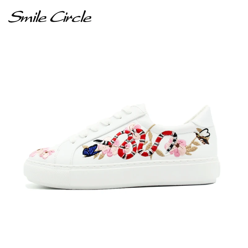 Smile Circle Spring Autumn Women Sneakers Fashion Embroidery Lace-up Flat Shoes Women Designer Flower birds Casual Platform Shoe
Smile Circle Spring Autumn Women Sneakers Fashion Embroidery Lace-up Flat Shoes Women Designer Flower birds Casual Platform Shoe