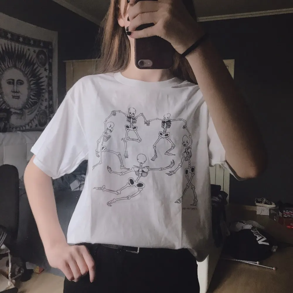 fashionshow HJN Women Skeleton Dance T-Shirt Tumblr Grunge Aesthetic White Tee Hipster Art Hoe Shirt
fashionshow HJN Women Skeleton Dance T-Shirt Tumblr Grunge Aesthetic White Tee Hipster Art Hoe Shirt