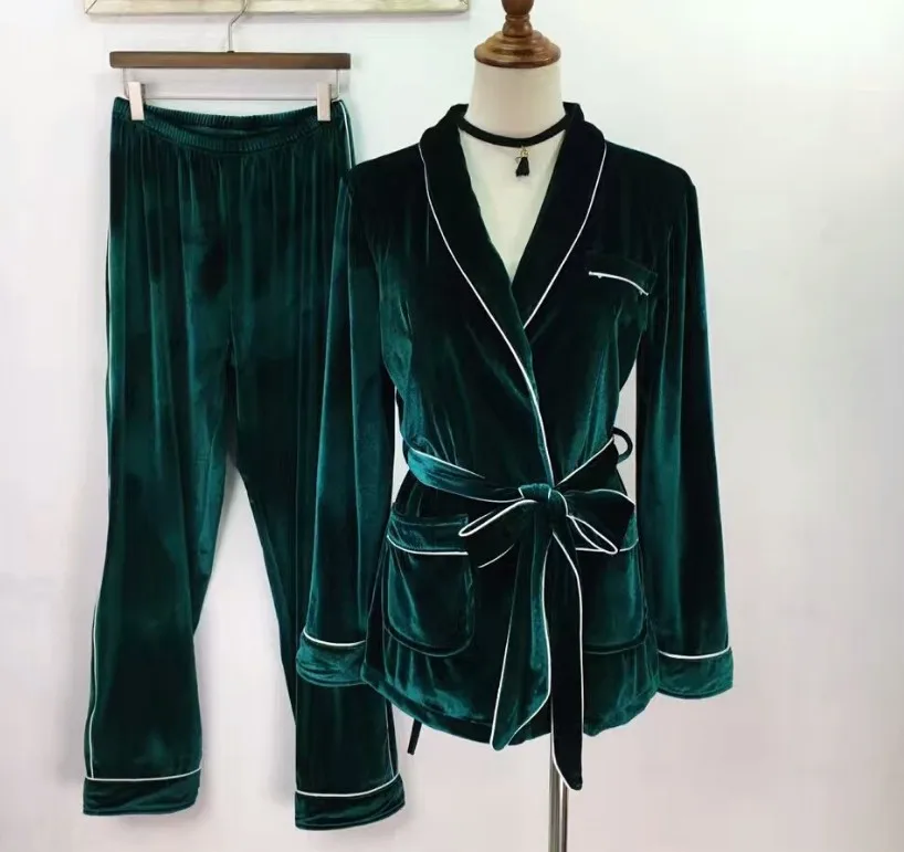 New Autumn Winter Women's Velvet Pajama Sets High Quality Long Sleeved Thicken Robe Pants Two Piece Warm Sleepwear Nightwear
New Autumn Winter Women's Velvet Pajama Sets High Quality Long Sleeved Thicken Robe Pants Two Piece Warm Sleepwear Nightwear