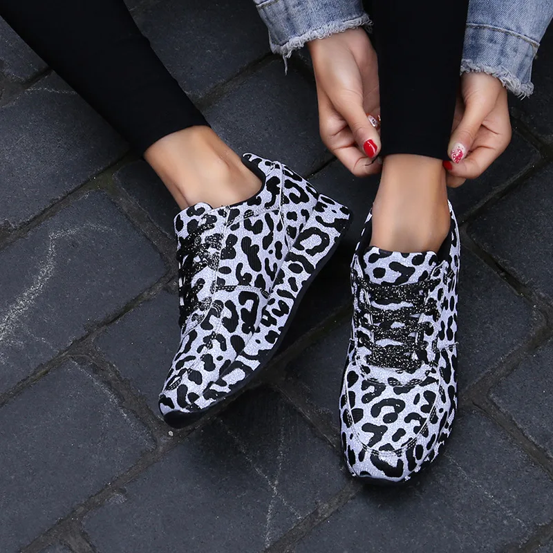 2019 Luxury Brand Sneakers Women Shoes Soft Comfortable Leopard Shoes Flats Women Casual Shoes YX857
2019 Luxury Brand Sneakers Women Shoes Soft Comfortable Leopard Shoes Flats Women Casual Shoes YX857