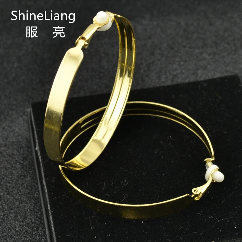 Clip Earrings for women Without piercing Alloy material Big circle Gold silver rings ear Fashion female brand jewelry Wholesale
Clip Earrings for women Without piercing Alloy material Big circle Gold silver rings ear Fashion female brand jewelry Wholesale