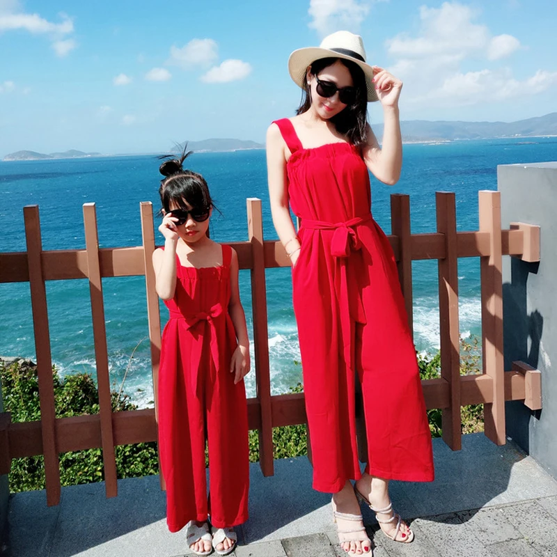 2019 New Mother Daughter Jumpsuits Summer Family Matching Clothing Summer Girl Wine Red Wide Leg Pants Family Clothing Outfits
2019 New Mother Daughter Jumpsuits Summer Family Matching Clothing Summer Girl Wine Red Wide Leg Pants Family Clothing Outfits