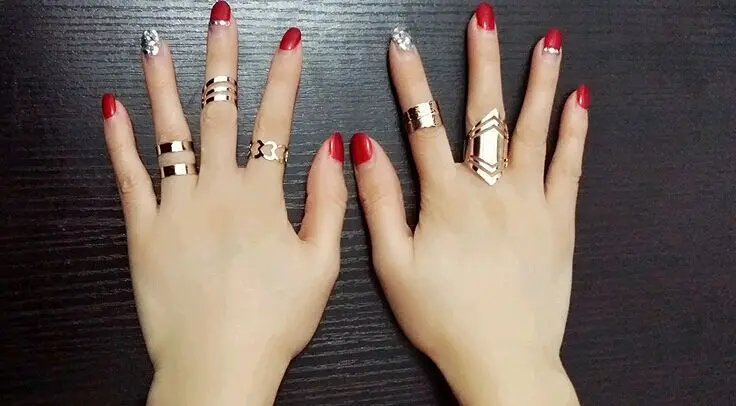 New Fashion 2017 Punk Polish Gold Stack Plain Band Midi Mid Finger Knuckle Rings Set for Women Knuckle Hollow ring set for women
New Fashion 2017 Punk Polish Gold Stack Plain Band Midi Mid Finger Knuckle Rings Set for Women Knuckle Hollow ring set for women