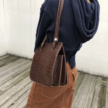 Bags for women Niche design brand spring new crocodile pattern multi-layer organ single shoulder diagonal package
Bags for women Niche design brand spring new crocodile pattern multi-layer organ single shoulder diagonal package