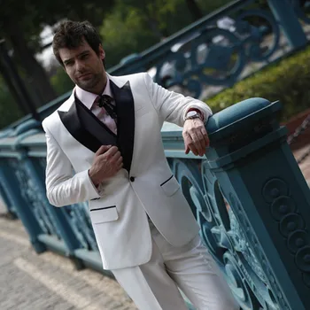 2020 custom made White Business men suit Groom Tuxedos Jacket+Pant Wedding Suits For Mens prom Fashion Tuxedos wedding party
2020 custom made White Business men suit Groom Tuxedos Jacket+Pant Wedding Suits For Mens prom Fashion Tuxedos wedding party